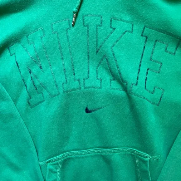 2000s Women’s Green Nike Hoodie - Picture 2 of 3